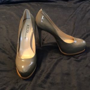 Kelsi Pumps. NWOT. Taupe Shade